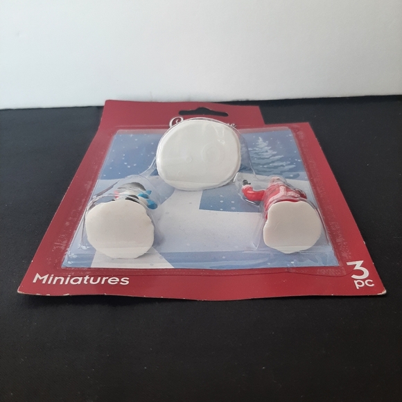 Cobblestone Corners Christmas Winter Village Miniature Figure Set 3-pc Snowman - Picture 8 of 9